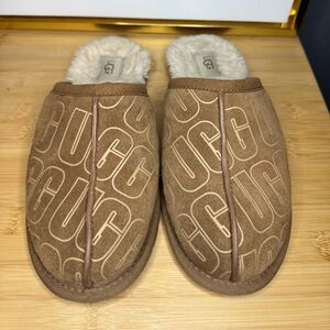 UGG Tan Slippers with Cream Fur